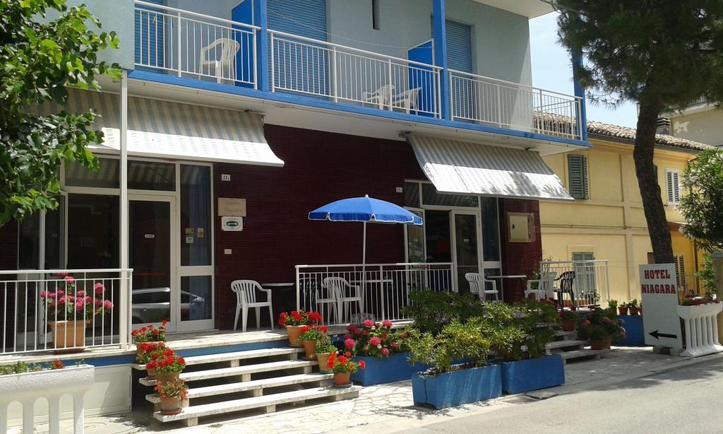 Hotel Niagara Marotta Kültér fotó