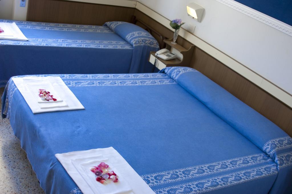 Hotel Niagara Marotta Szoba fotó